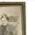 Antiker Fotorahmen aus Messing – Jugendstil mit gewölbtem Glas und verzierten Ecken