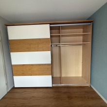 Hochwertiger Loddenkemper Schwebetürenschrank mit...