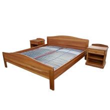 Schlafzimmereinrichtung Doppelbett Zwei Nachttische Holz